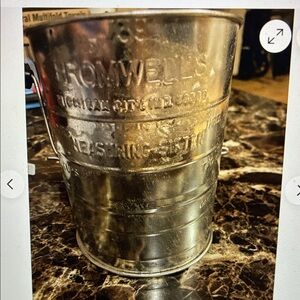 Vintage Bromwell’s Stamped Metal Measuring Sifter 3 cup crank knob USA